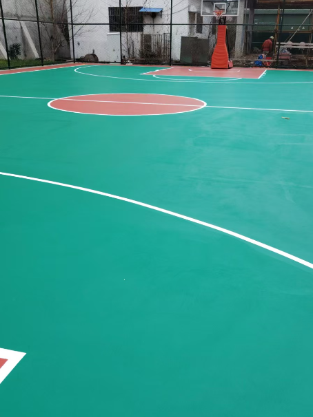 自贡 球场长期使用易出现地面开裂
